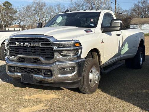 2026 RAM 3500 Tradesman Regular Cab 4x4 8' Box
