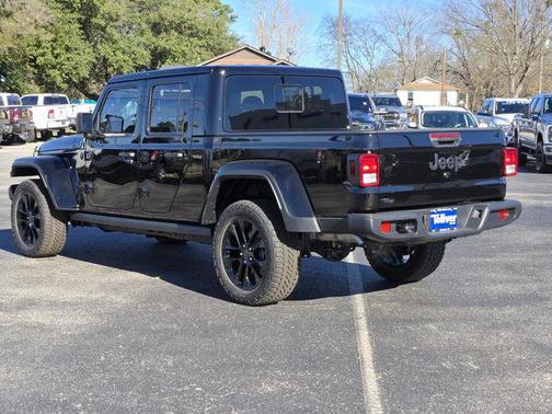 2025 Jeep Gladiator Nighthawk