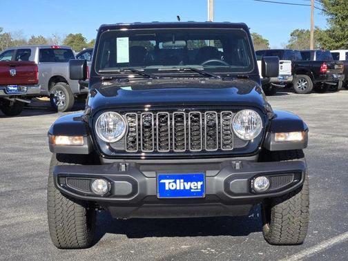2025 Jeep Gladiator Nighthawk