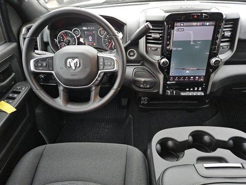 2026 RAM 2500 Tradesman Crew Cab 4x4 6'4' Box