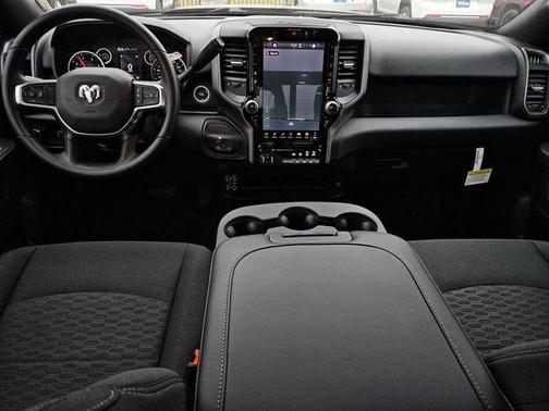 2026 RAM 2500 Tradesman Crew Cab 4x4 6'4' Box