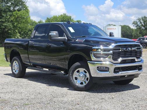 2025 RAM 2500 Tradesman Crew Cab 4x4 6'4' Box