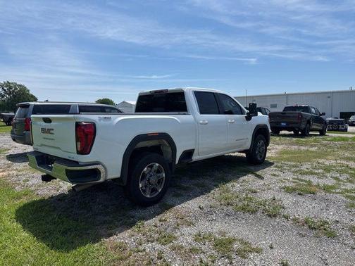 Summit White 2025 GMC Sierra 2500 SLE