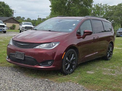 2020 Chrysler Pacifica Touring L