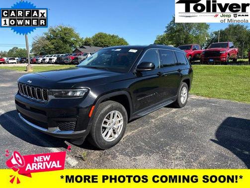 Diamond Black Crystal Pearlcoat 2023 Jeep Grand Cherokee L Laredo