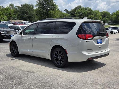 Luxury White Pearlcoat 2020 Chrysler Pacifica Touring-L Plus