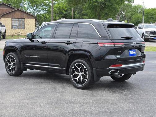 2022 Jeep Grand Cherokee Summit