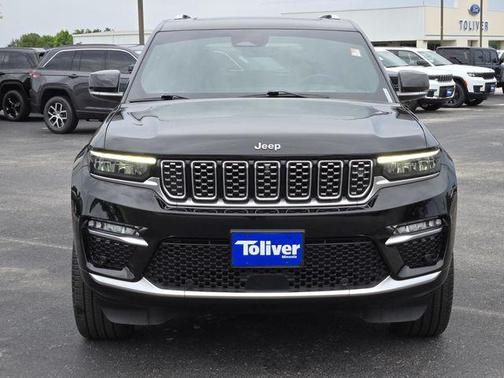 2022 Jeep Grand Cherokee Summit