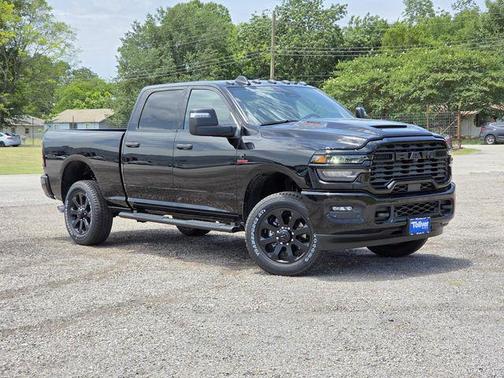 Diamond Black Crystal Pearlcoat 2026 RAM 2500 Black Express Crew Cab 4x4 6'4' Box