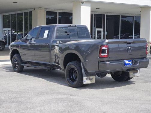 2024 RAM 3500 Laramie Crew Cab 4x4 8' Box