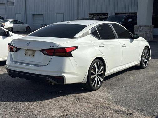 2021 Nissan Altima SR FWD