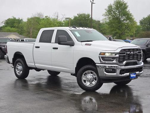 2025 RAM 2500 Tradesman Crew Cab 4x4 6'4' Box