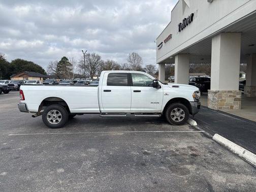 2024 RAM 2500 Big Horn Crew Cab 4x4 8' Box