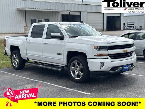 Summit White 2018 Chevrolet Silverado 1500 2LT