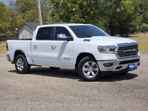 Bright White Clearcoat 2023 RAM 1500 Laramie