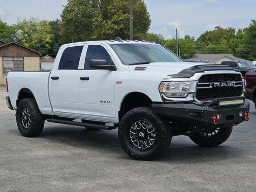 2022 RAM 2500 Tradesman Crew Cab 4x4 6'4' Box