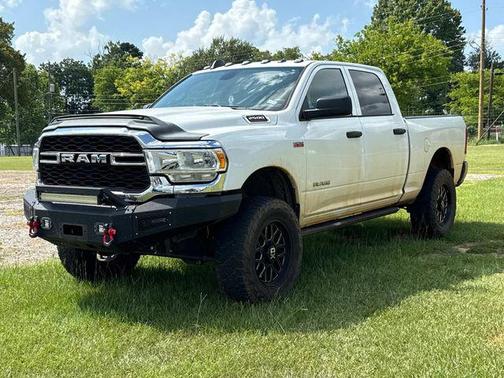 2022 RAM 2500 Tradesman Crew Cab 4x4 6'4' Box