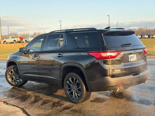 Mosaic Black Metallic 2019 Chevrolet Traverse RS