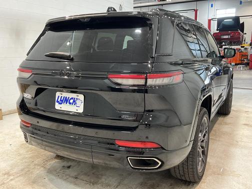 2024 Jeep Grand Cherokee Summit