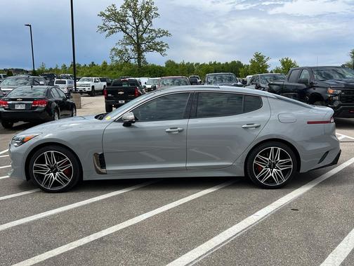 2022 Kia Stinger GT1