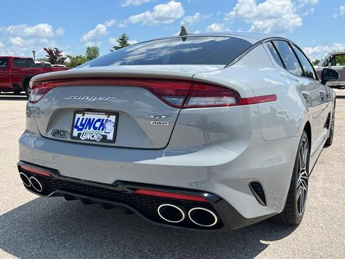 2022 Kia Stinger GT1