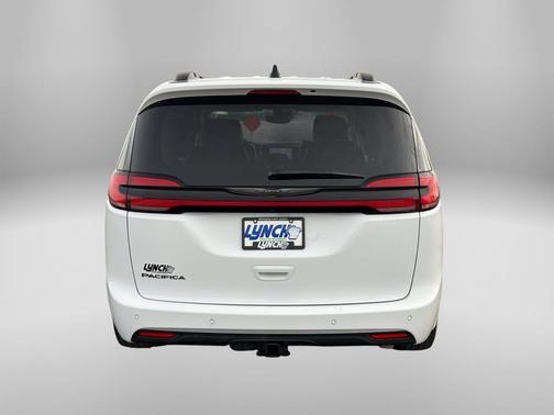 Bright White Clearcoat 2024 Chrysler Pacifica Touring-L