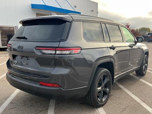 2023 Jeep Grand Cherokee L Laredo
