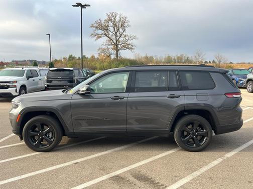 2023 Jeep Grand Cherokee L Laredo