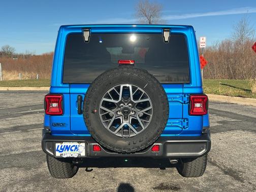 2024 Jeep Wrangler Sahara