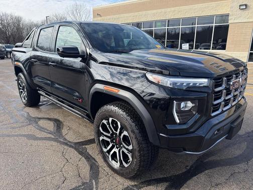 2025 GMC Canyon AT4
