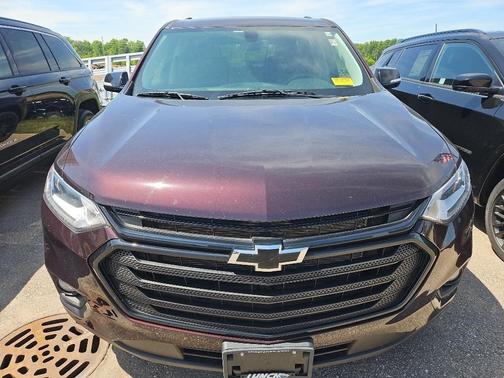 Black Cherry Metallic 2020 Chevrolet Traverse LT Leather