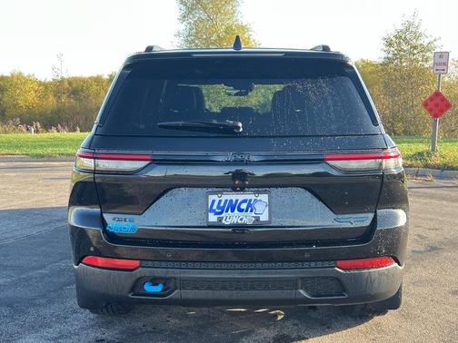 2022 Jeep Grand Cherokee 4xe Trailhawk