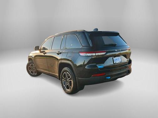 2022 Jeep Grand Cherokee 4xe Trailhawk