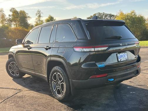 2022 Jeep Grand Cherokee 4xe Trailhawk
