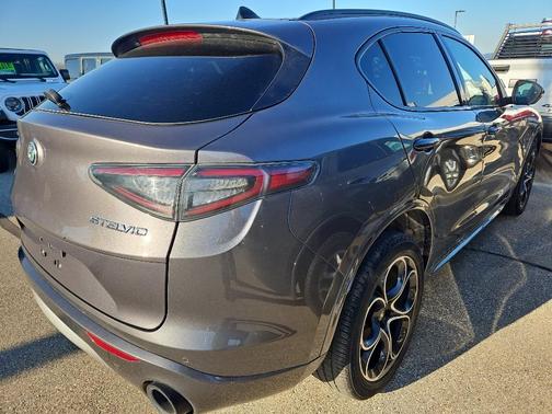 2024 Alfa Romeo Stelvio Ti