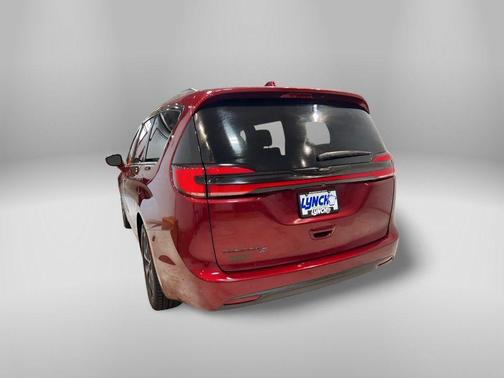 2022 Chrysler Pacifica Touring-L