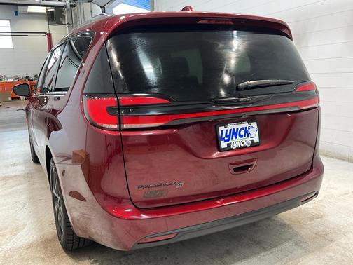 2022 Chrysler Pacifica Touring-L