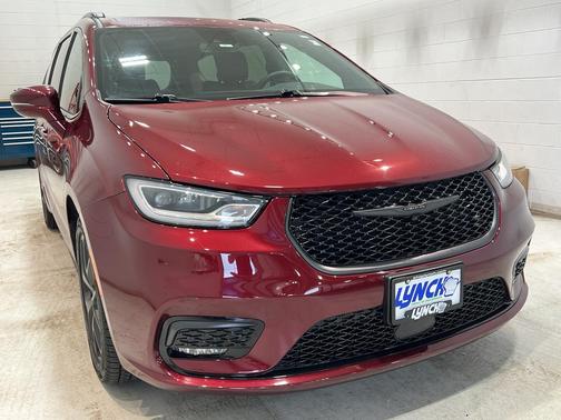 2022 Chrysler Pacifica Touring-L