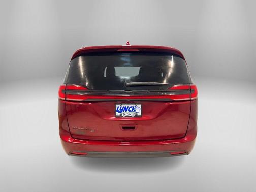 2022 Chrysler Pacifica Touring-L