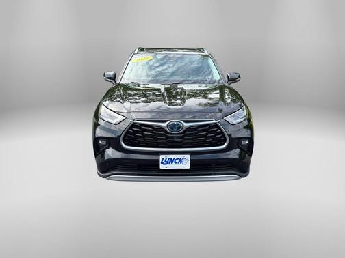 Midnight Black Metallic 2021 Toyota Highlander Hybrid Platinum