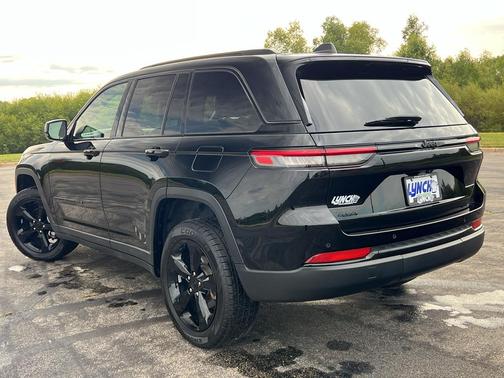 2023 Jeep Grand Cherokee Altitude