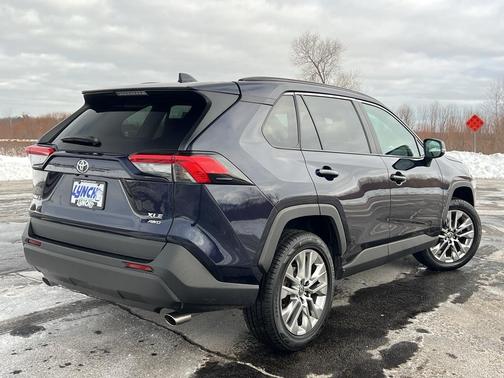 2021 Toyota RAV4 XLE Premium