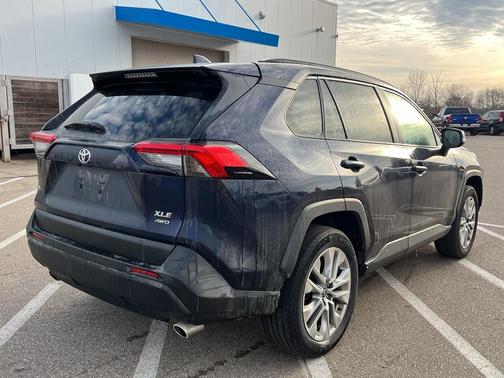 2021 Toyota RAV4 XLE Premium