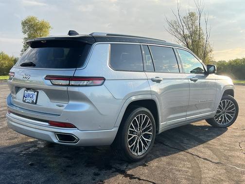 2022 Jeep Grand Cherokee L Summit