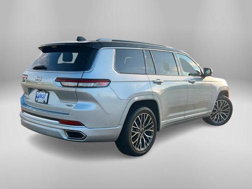 2022 Jeep Grand Cherokee L Summit