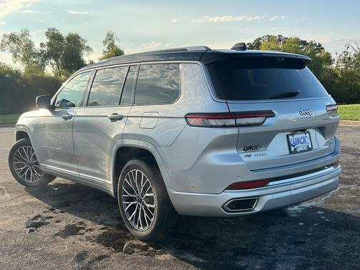 2022 Jeep Grand Cherokee L Summit