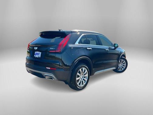 2022 Cadillac XT4 Premium Luxury