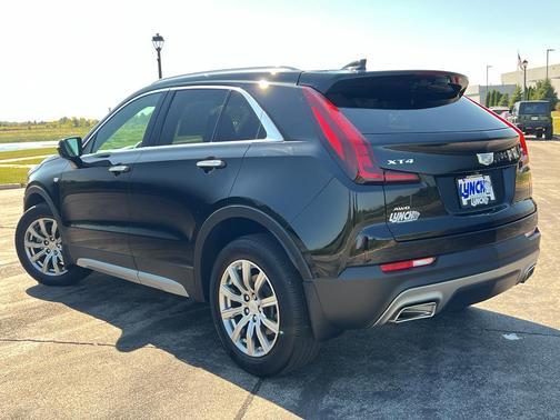 2022 Cadillac XT4 Premium Luxury