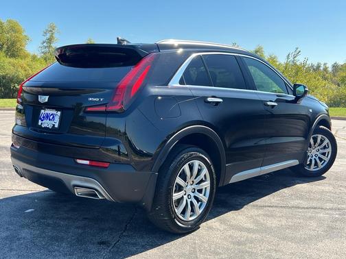 2022 Cadillac XT4 Premium Luxury