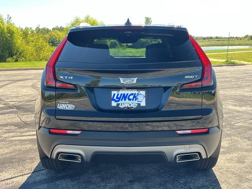 2022 Cadillac XT4 Premium Luxury